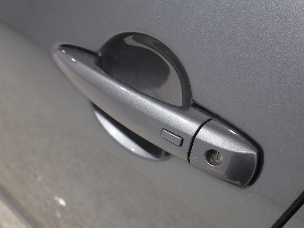 Used 2023 Nissan Sentra SV FWD image 9