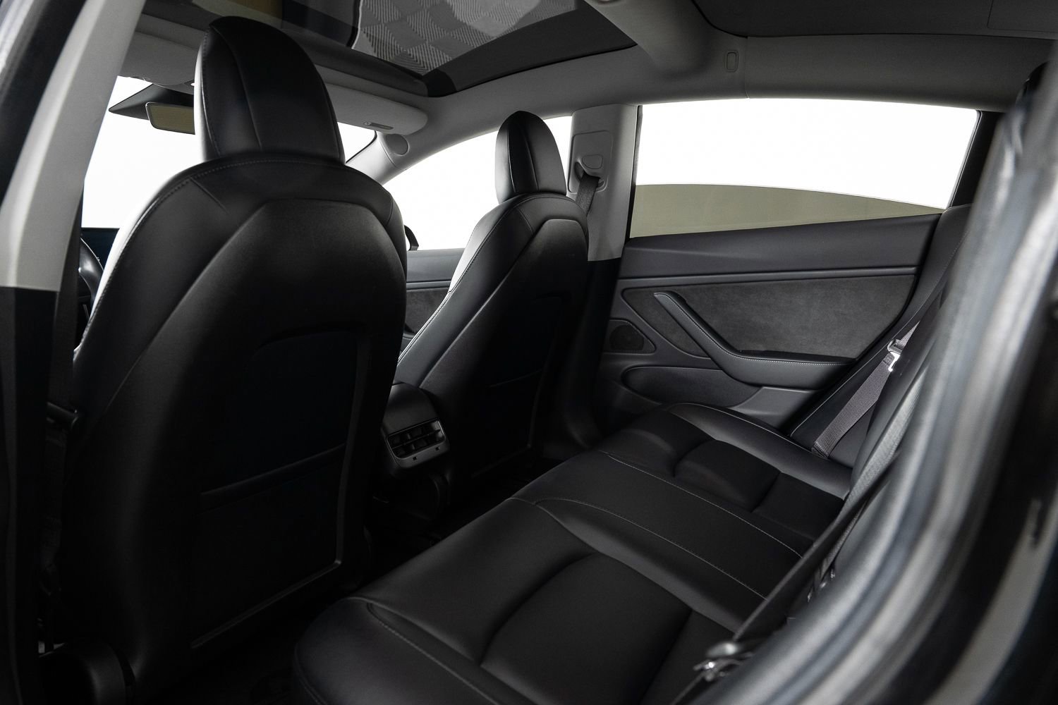 Used 2018 Tesla Model 3 Long Range image 19