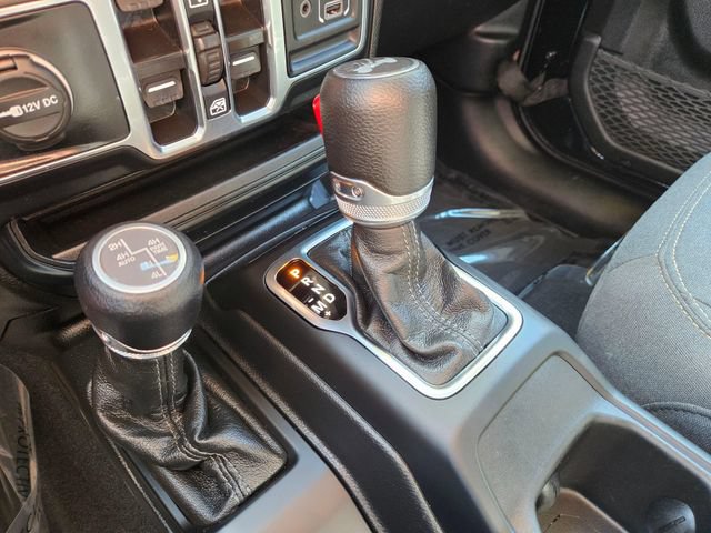 Used 2024 Jeep Wrangler Unlimited Sahara AWD/4WD image 33