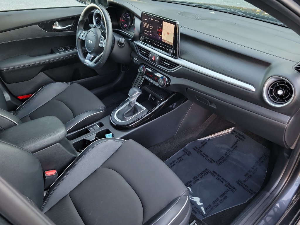 Used 2024 Kia Forte GT-Line w/ GT-Line Premium Package FWD image 4