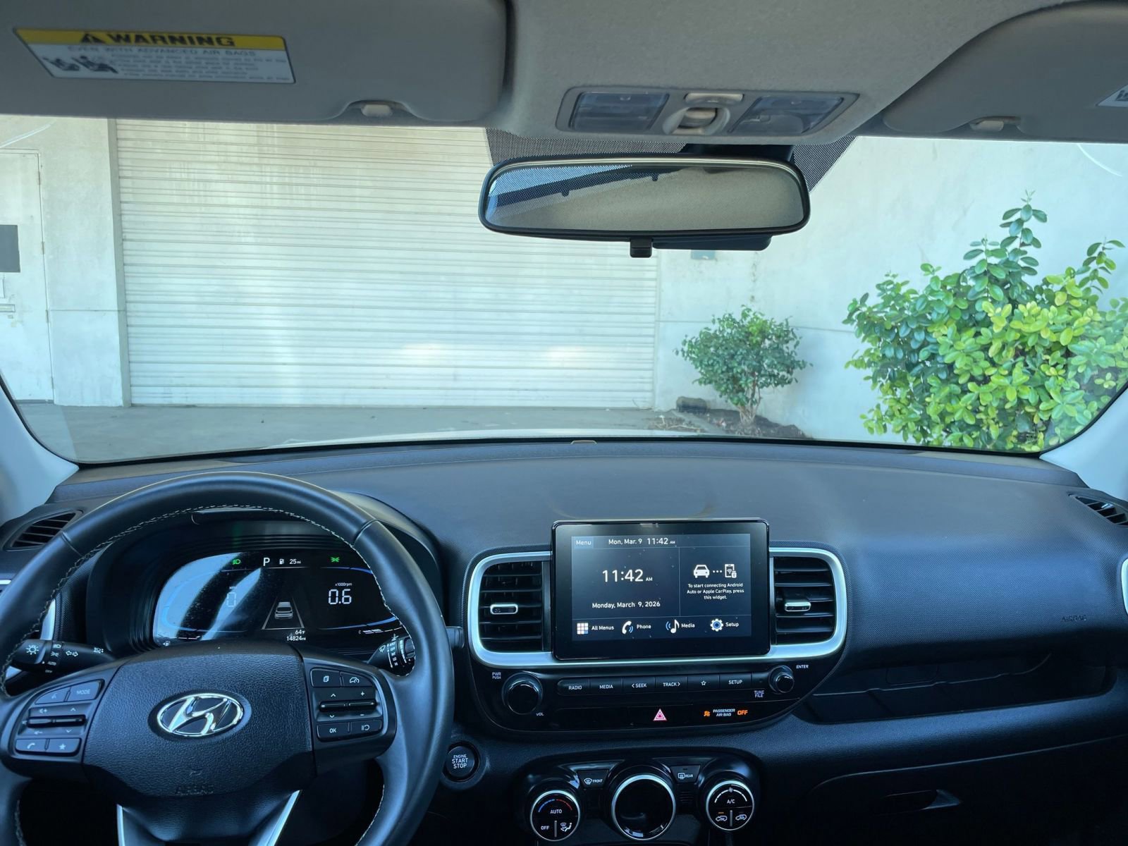 Used 2025 Hyundai Venue SEL image 35