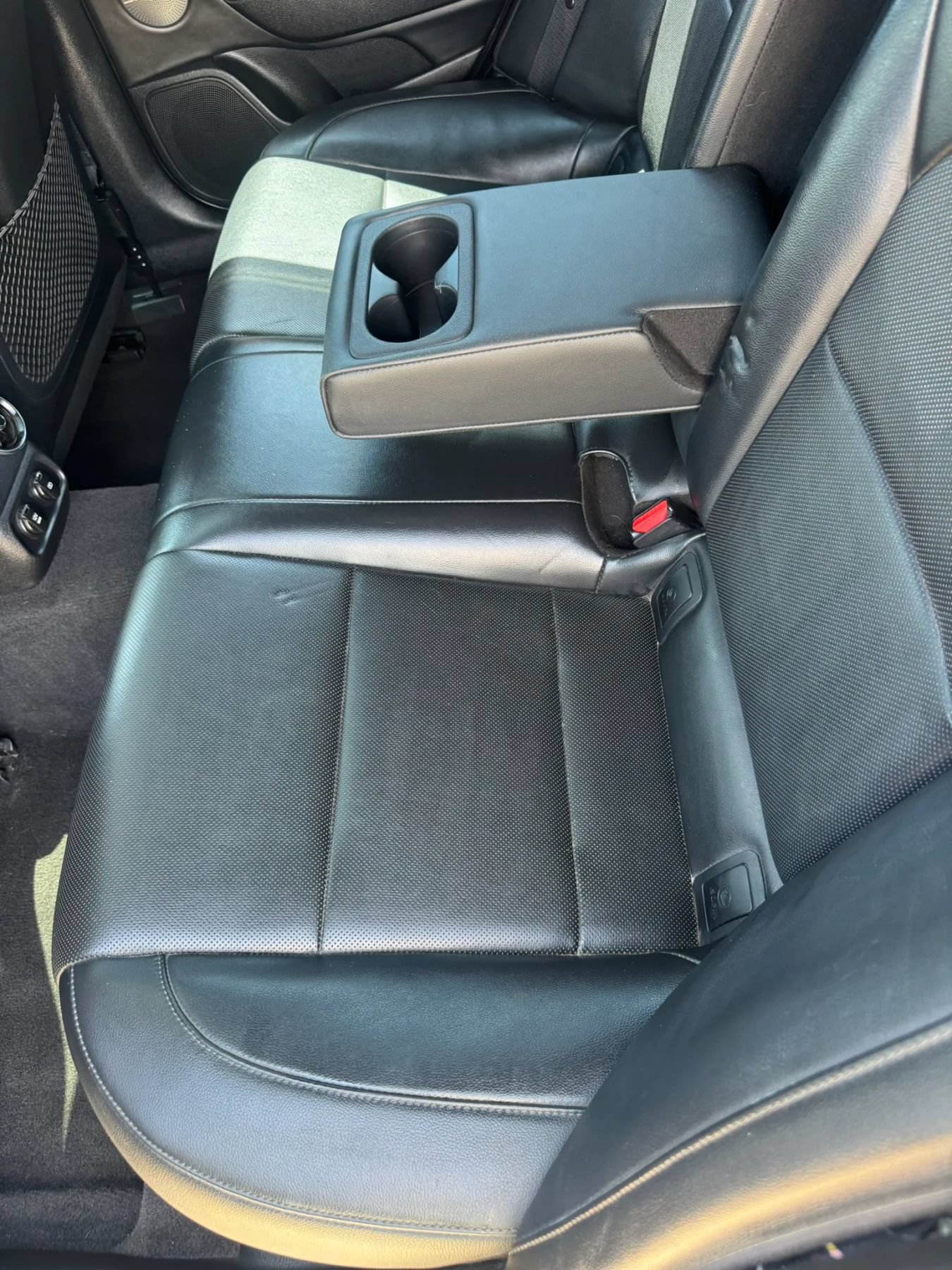 Used 2018 Kia Stinger GT1 AWD/4WD image 31