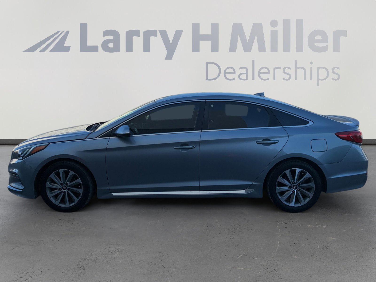 Used 2017 Hyundai Sonata Sport image 2