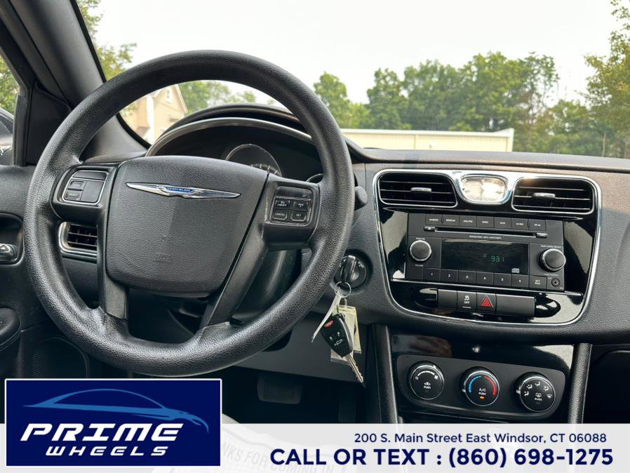 Used 2013 Chrysler 200 LX FWD image 18
