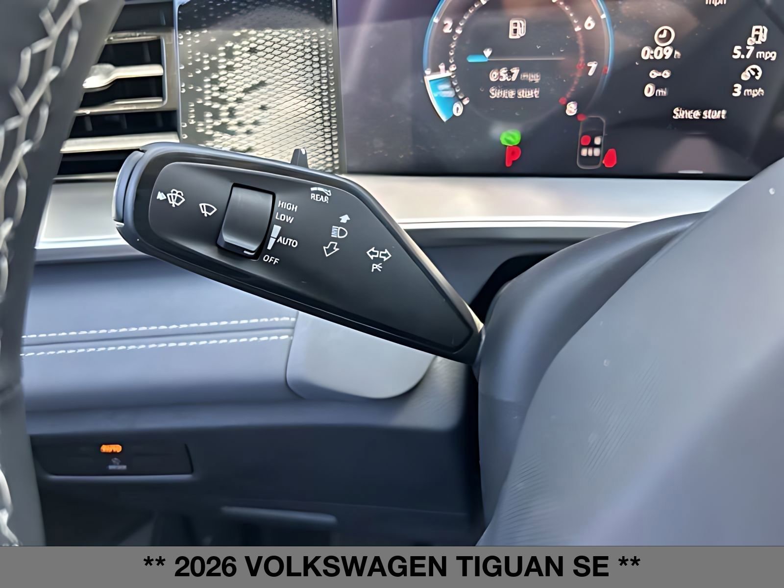 New 2026 Volkswagen Tiguan SE AWD/4WD image 28