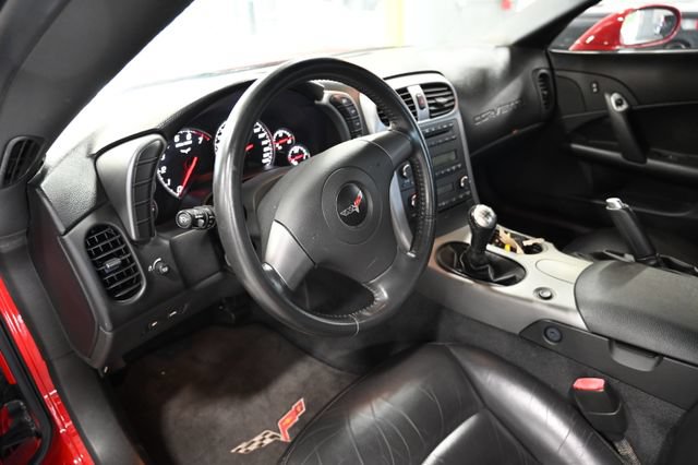 Used 2006 Chevrolet Corvette Coupe RWD image 21
