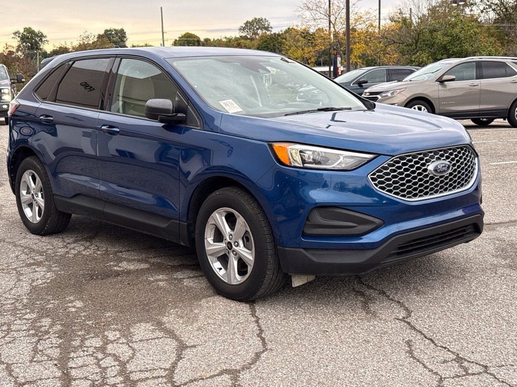 Used 2024 Ford Edge SE AWD/4WD image 11