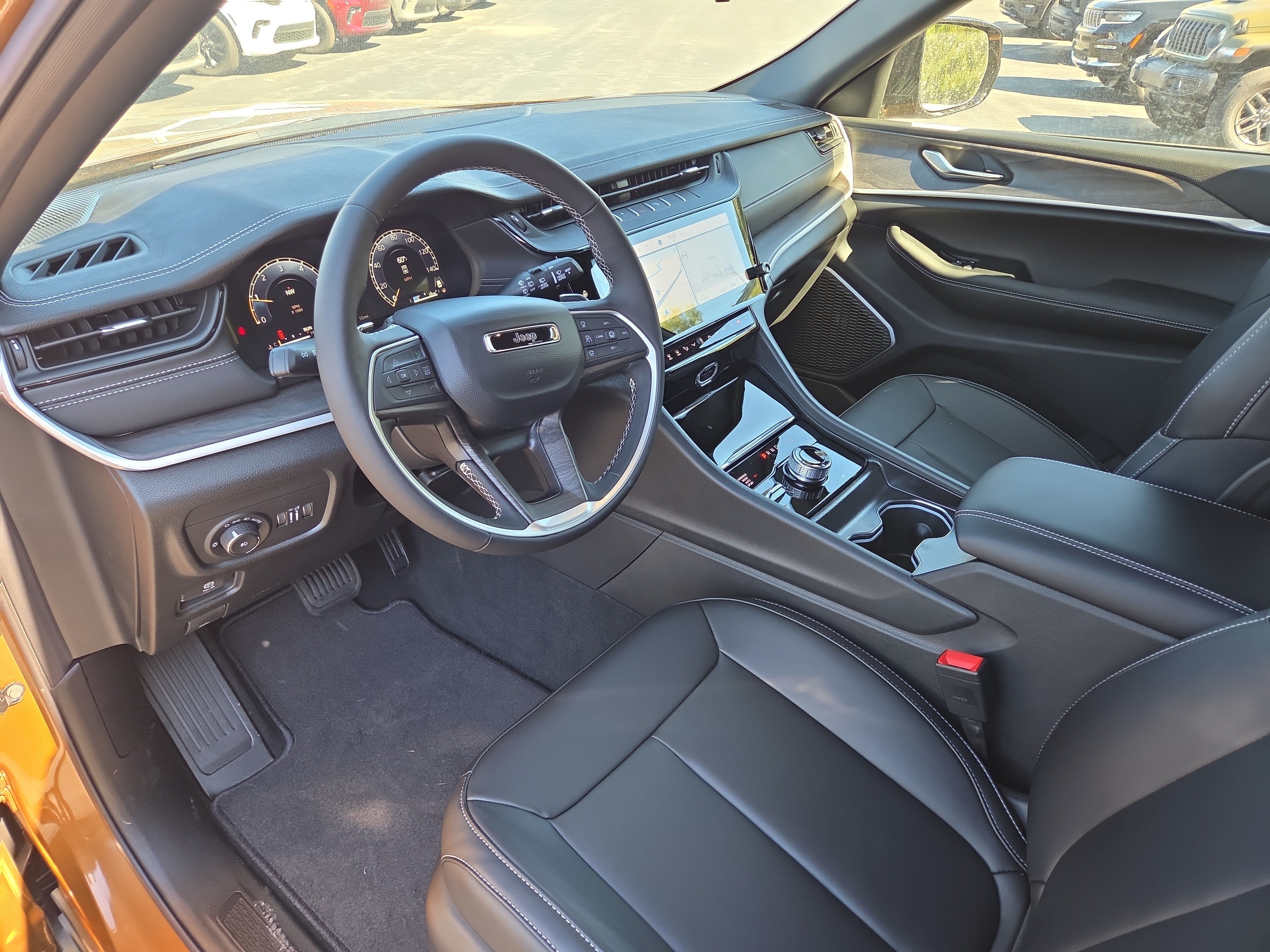 New 2026 Jeep Grand Cherokee L Limited w/ Limited Altitude Package AWD/4WD image 9