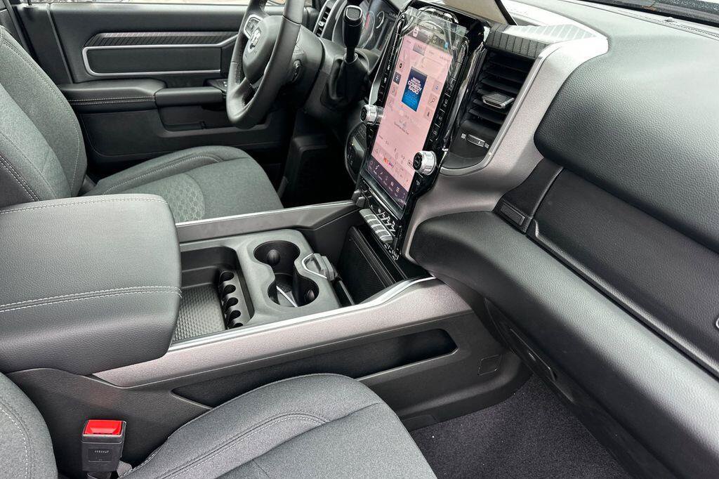 New 2026 RAM 2500 Big Horn AWD/4WD image 15