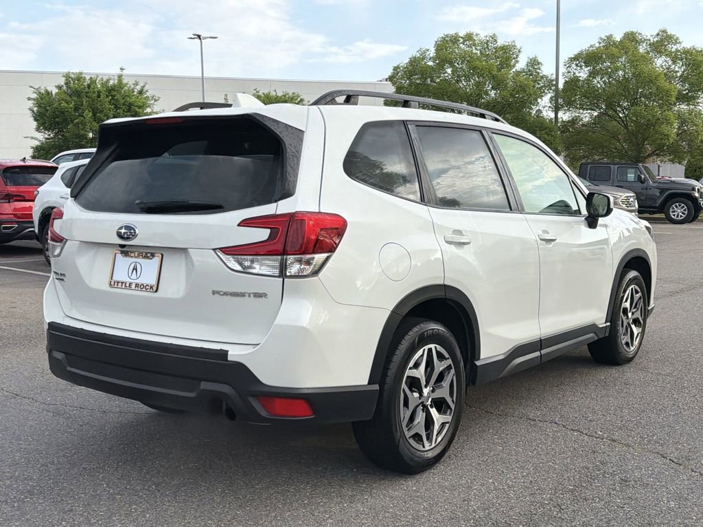 Used 2023 Subaru Forester Premium AWD/4WD image 3