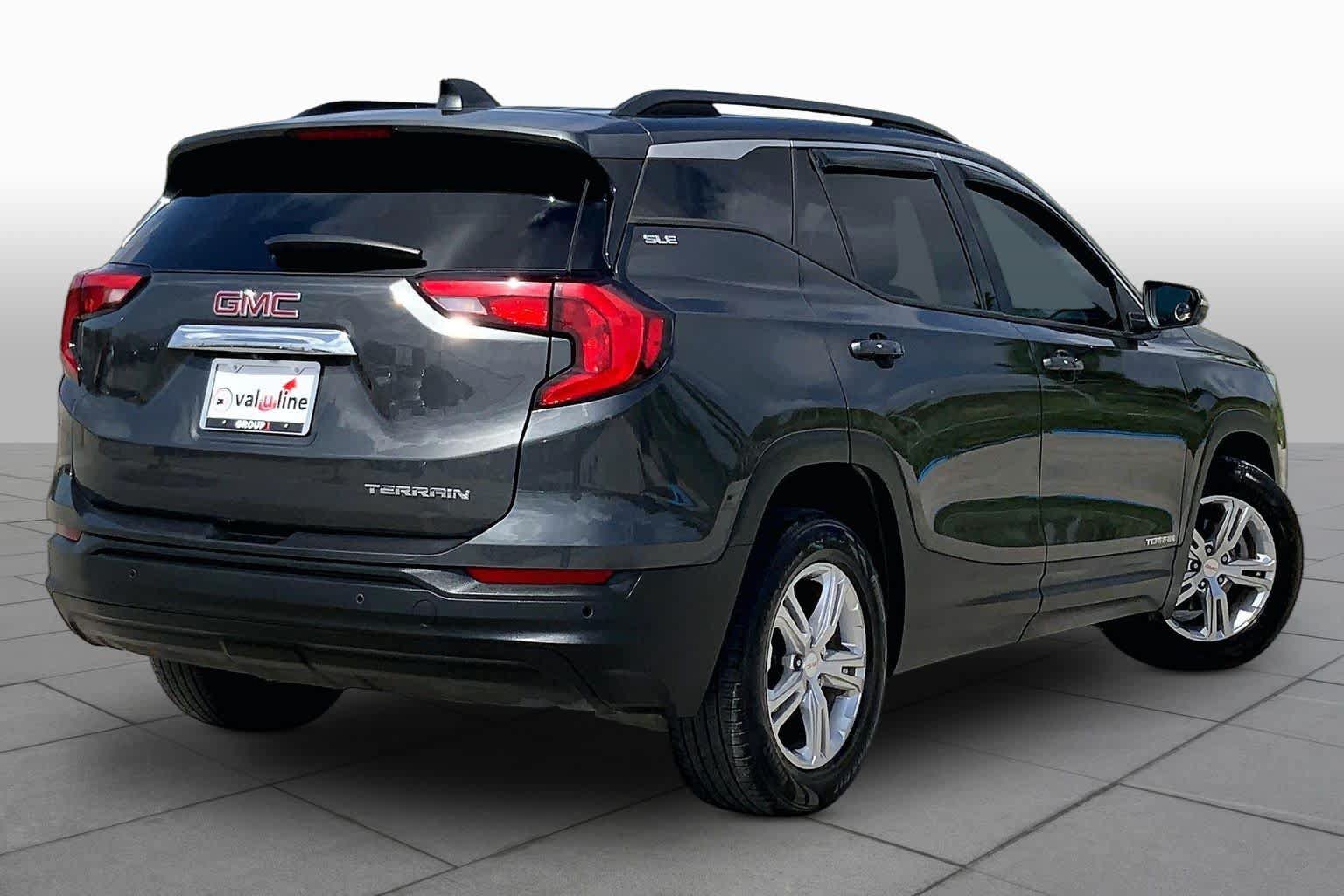Used 2018 GMC Terrain SLE w/ Driver Convenience Package FWD image 13