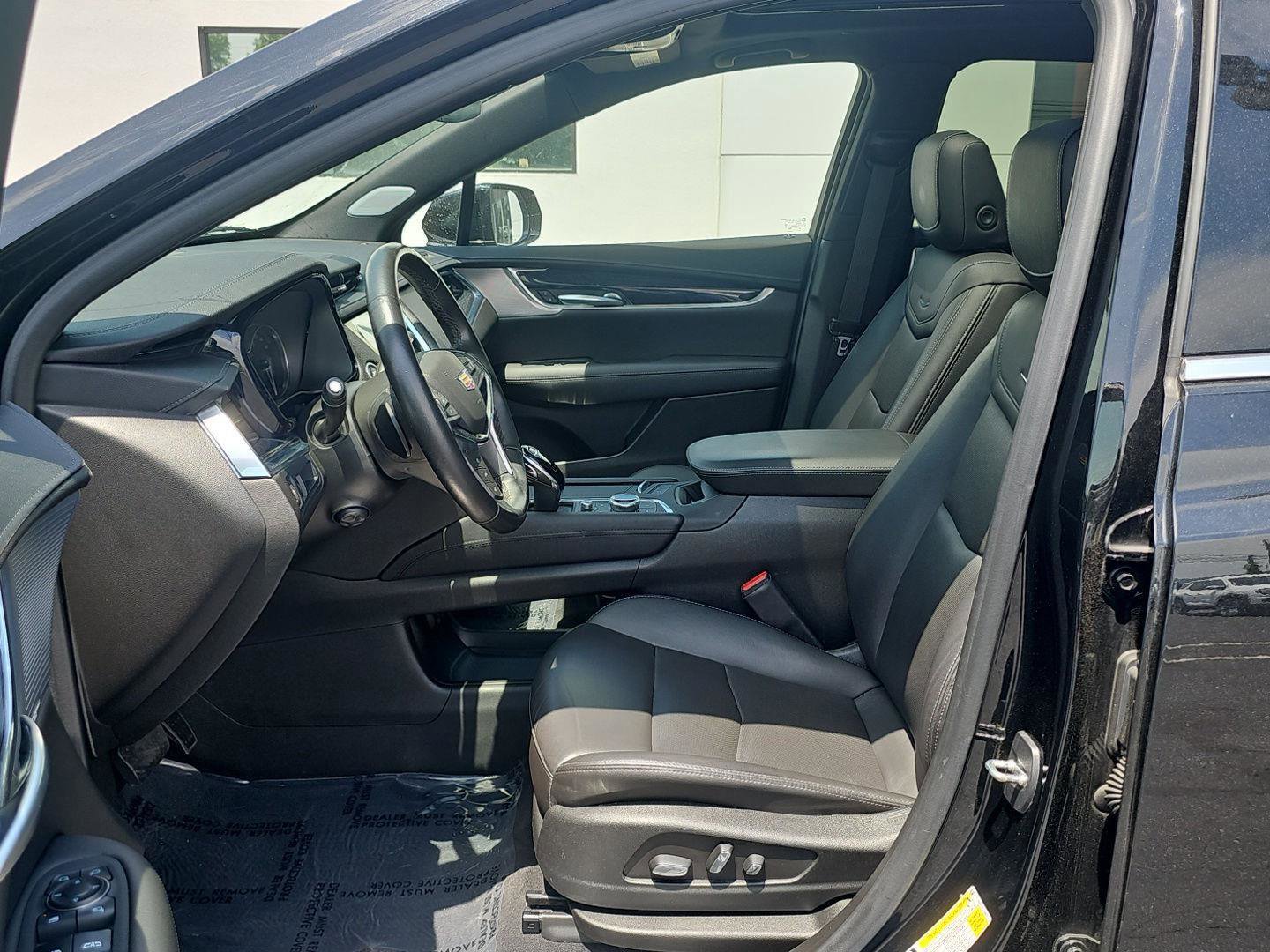 Certified 2023 Cadillac XT5 Premium Luxury AWD/4WD image 11