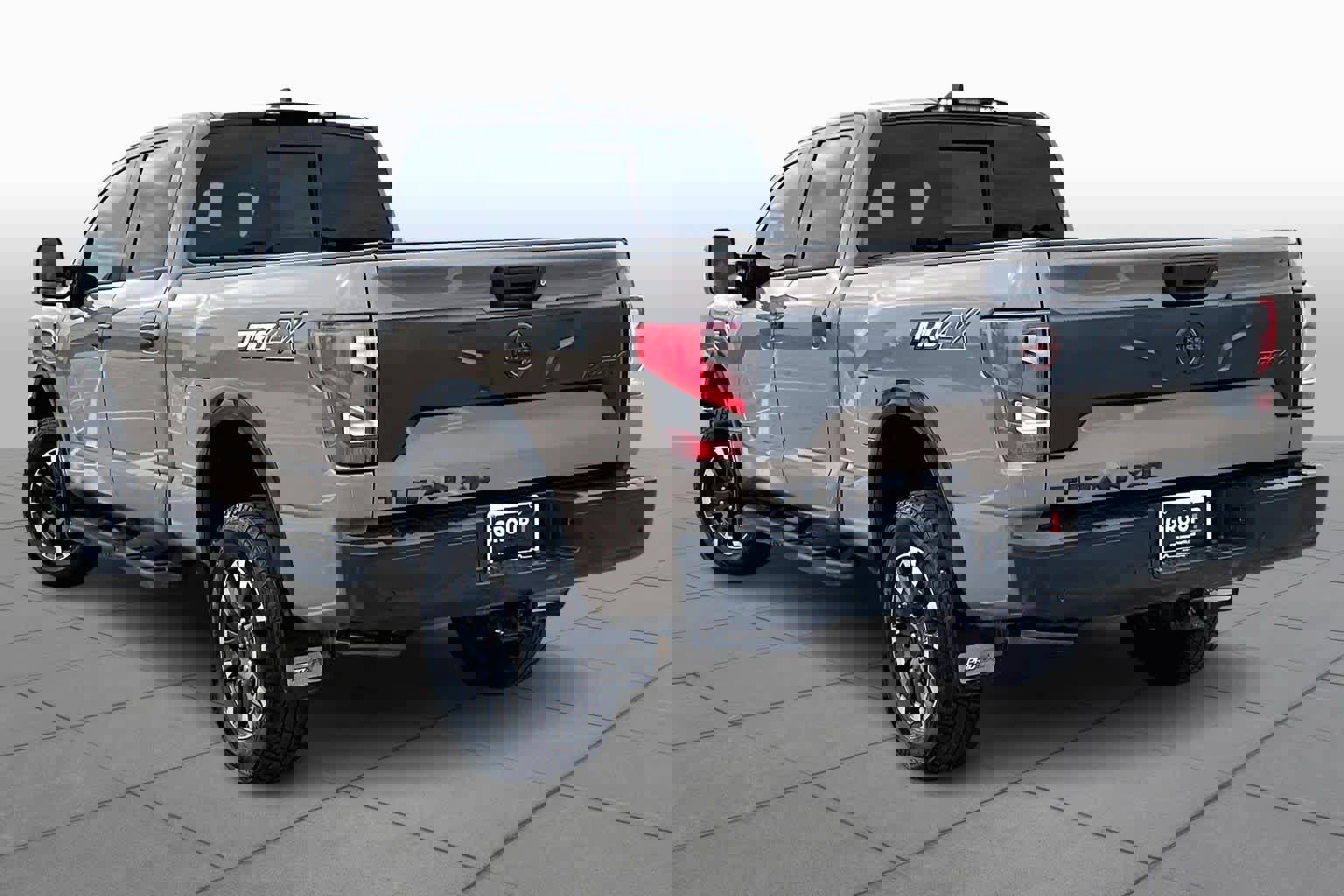 Used 2024 Nissan Titan PRO-4X w/ Pro-4x Convenience Package image 12