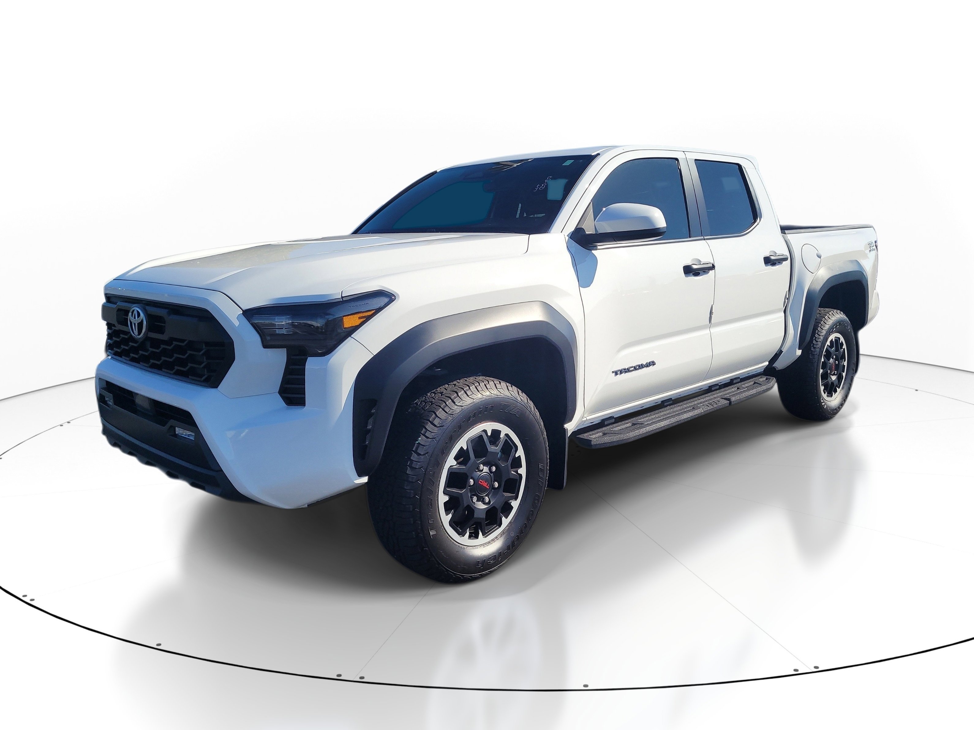 Used 2024 Toyota Tacoma TRD Off-Road AWD/4WD image 3