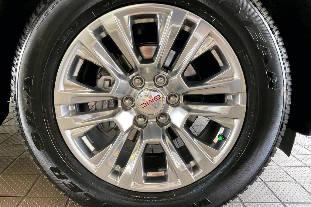 Used 2024 GMC Yukon XL Denali image 36