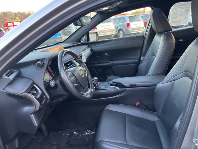 Used 2019 Lexus UX 200 w/ Premium Package image 7