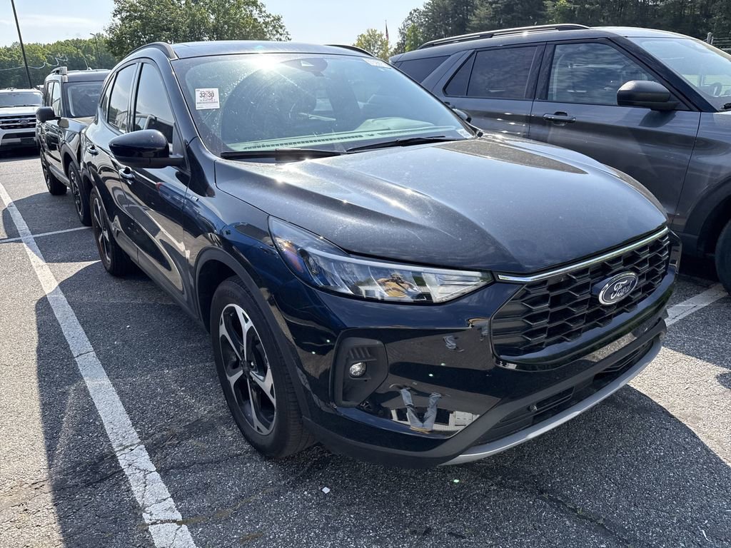 Used 2025 Ford Escape ST-Line Select w/ Tech Pack #1 AWD/4WD image 2