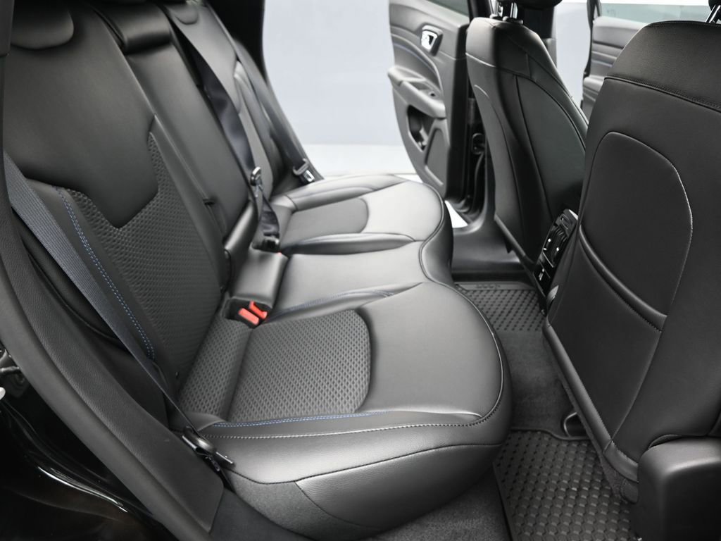New 2026 Jeep Compass Latitude image 12