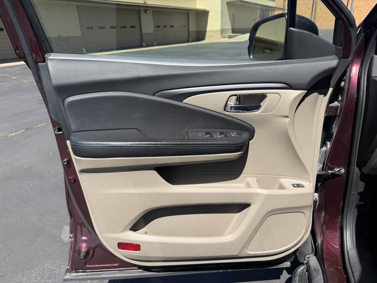 Used 2017 Honda Pilot EX-L image 12