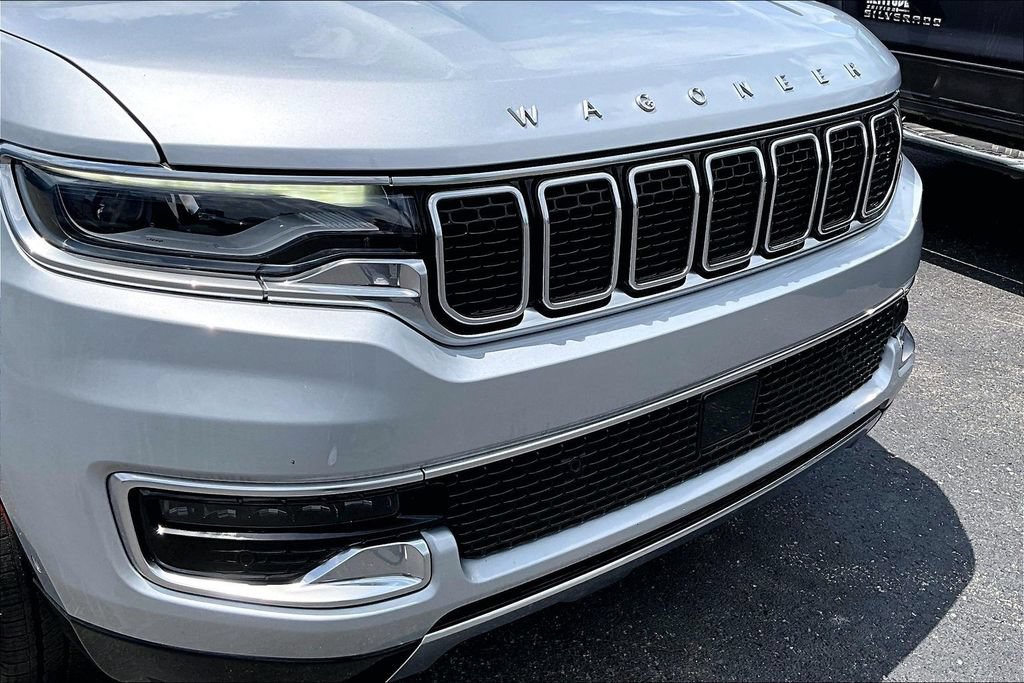 Used 2022 Jeep Wagoneer Series III RWD image 34
