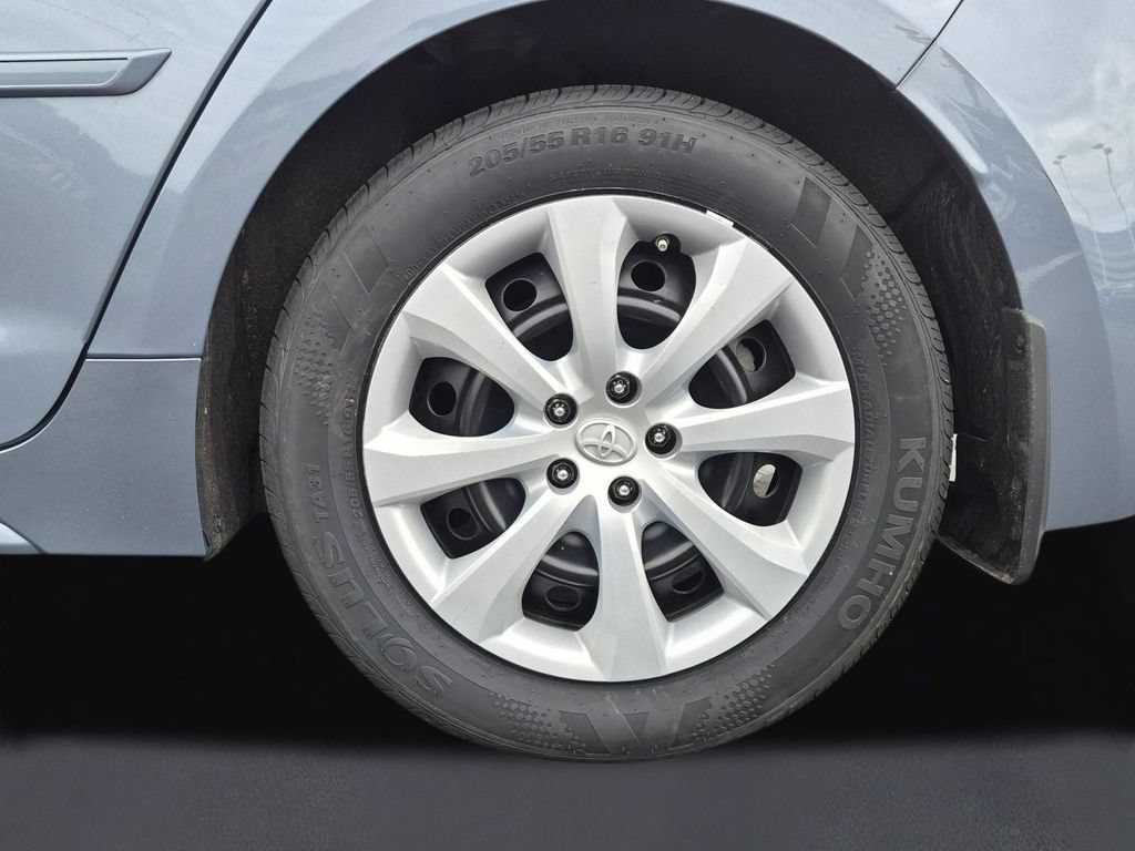 Used 2022 Toyota Corolla LE FWD image 11