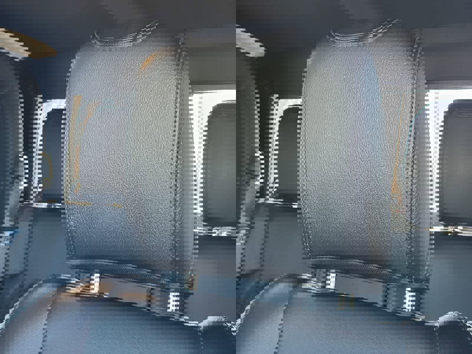 Used 2020 Jeep Gladiator Overland image 14