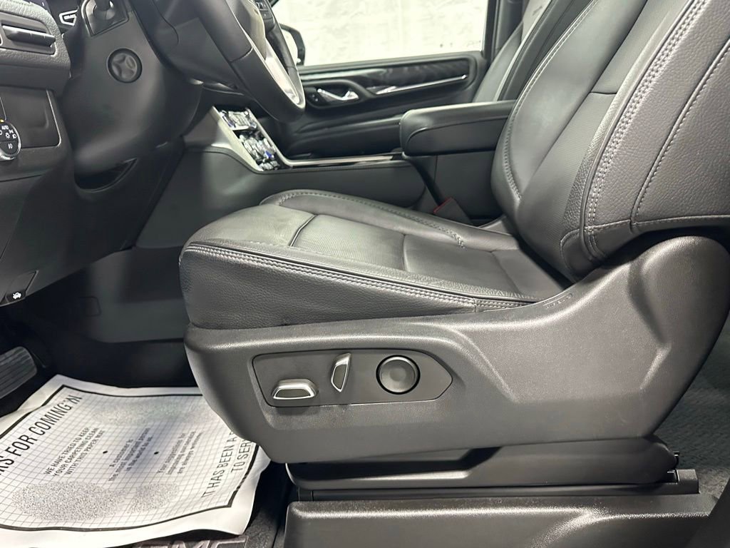 Used 2023 GMC Yukon XL Denali AWD/4WD image 12