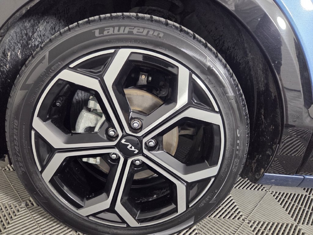Used 2023 Kia Niro SX Touring FWD image 8