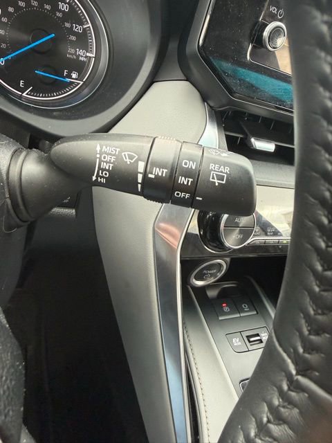 Used 2023 Toyota Venza LE image 23
