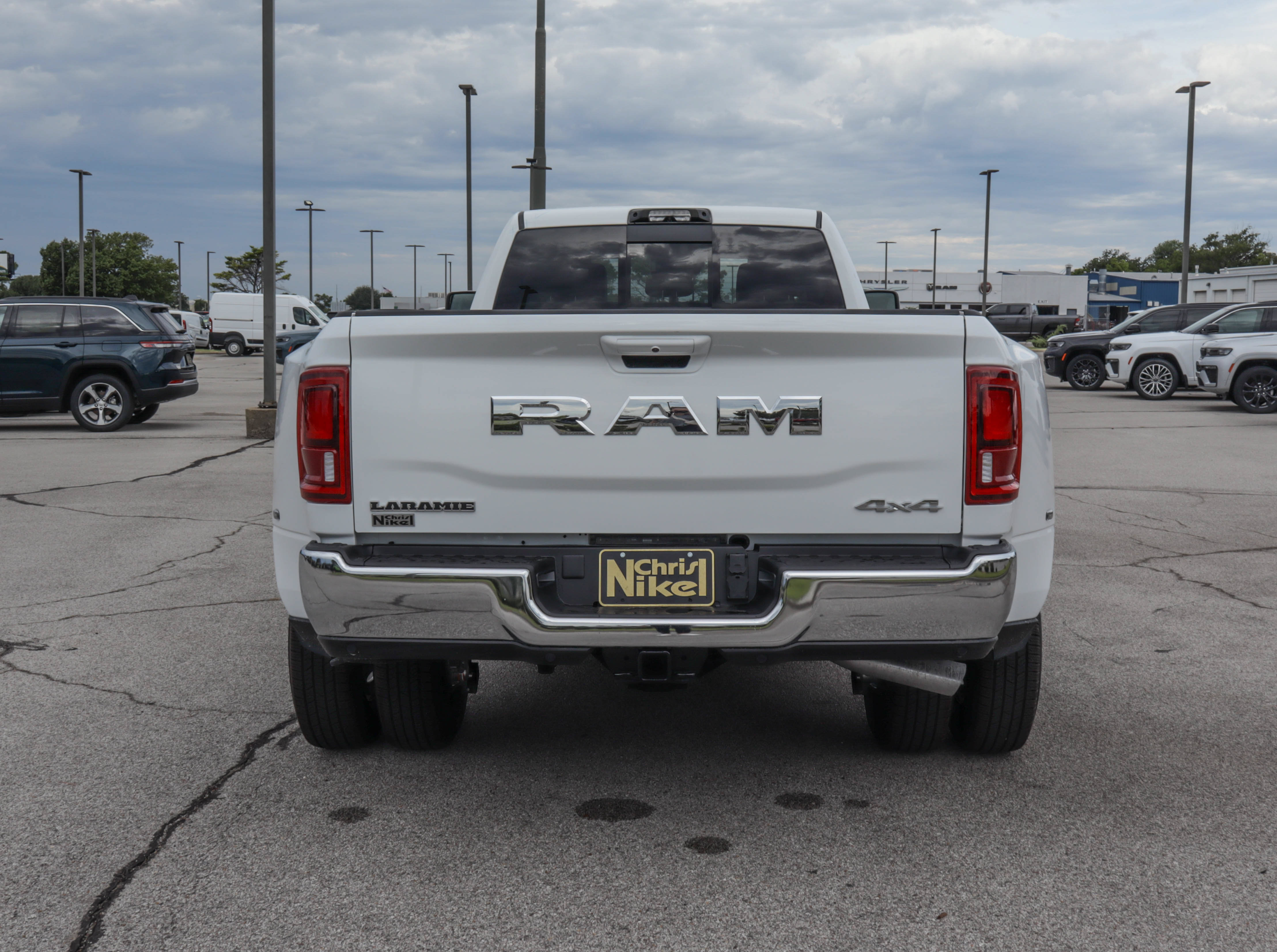 New 2027 RAM 3500 Laramie w/ Towing Technology Group AWD/4WD image 6