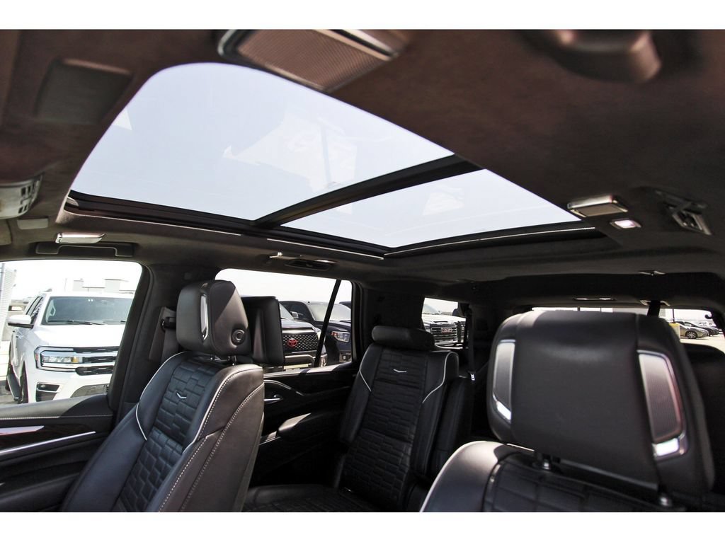 Used 2021 Cadillac Escalade Premium Luxury Platinum AWD/4WD image 30