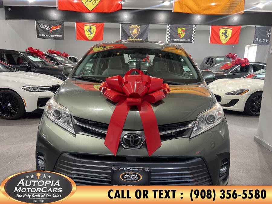 Used 2019 Toyota Sienna XLE image 10