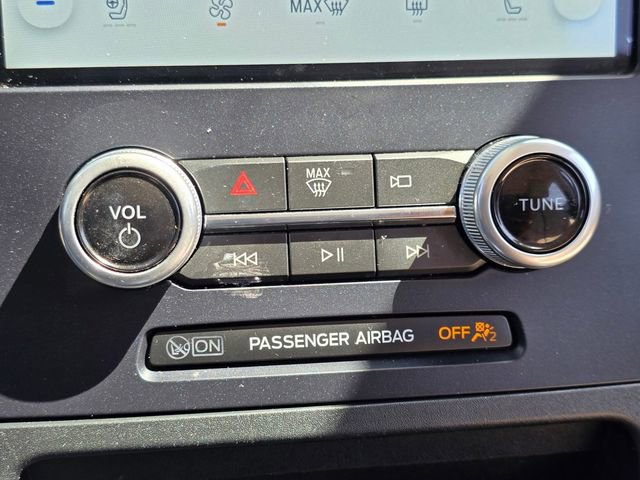 Used 2022 Ford Edge Titanium AWD/4WD image 19