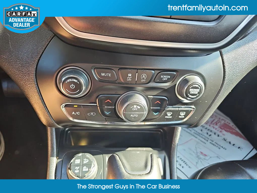 Used 2020 Jeep Cherokee Trailhawk image 24