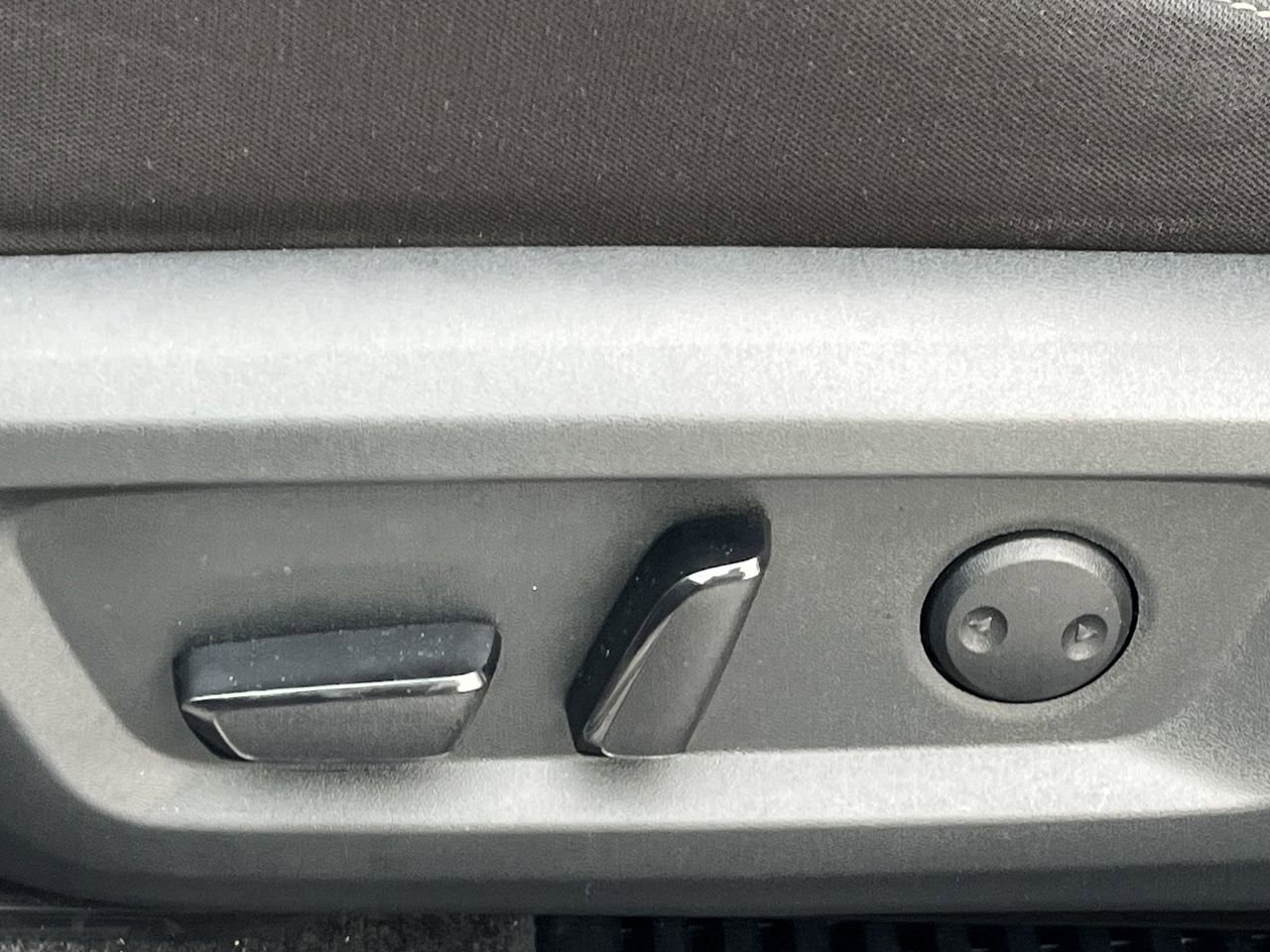 Certified 2022 Nissan Rogue SV image 16