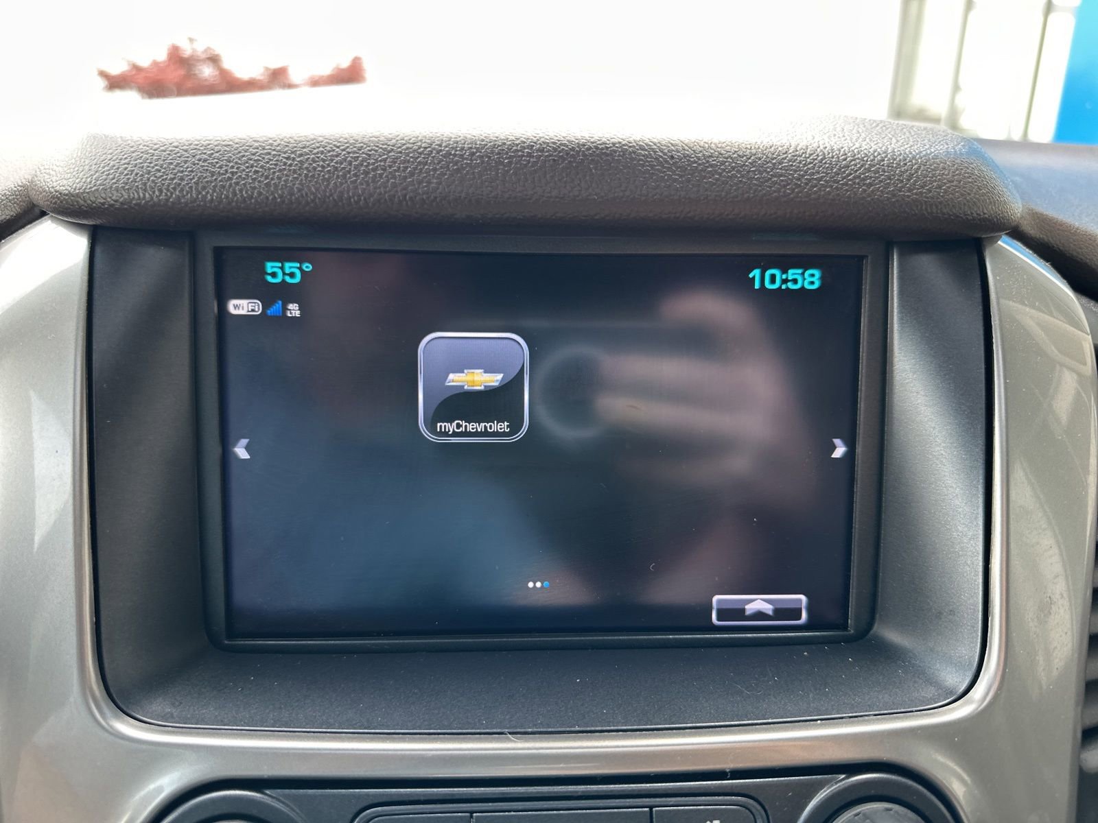 Used 2018 Chevrolet Suburban LT AWD/4WD image 27