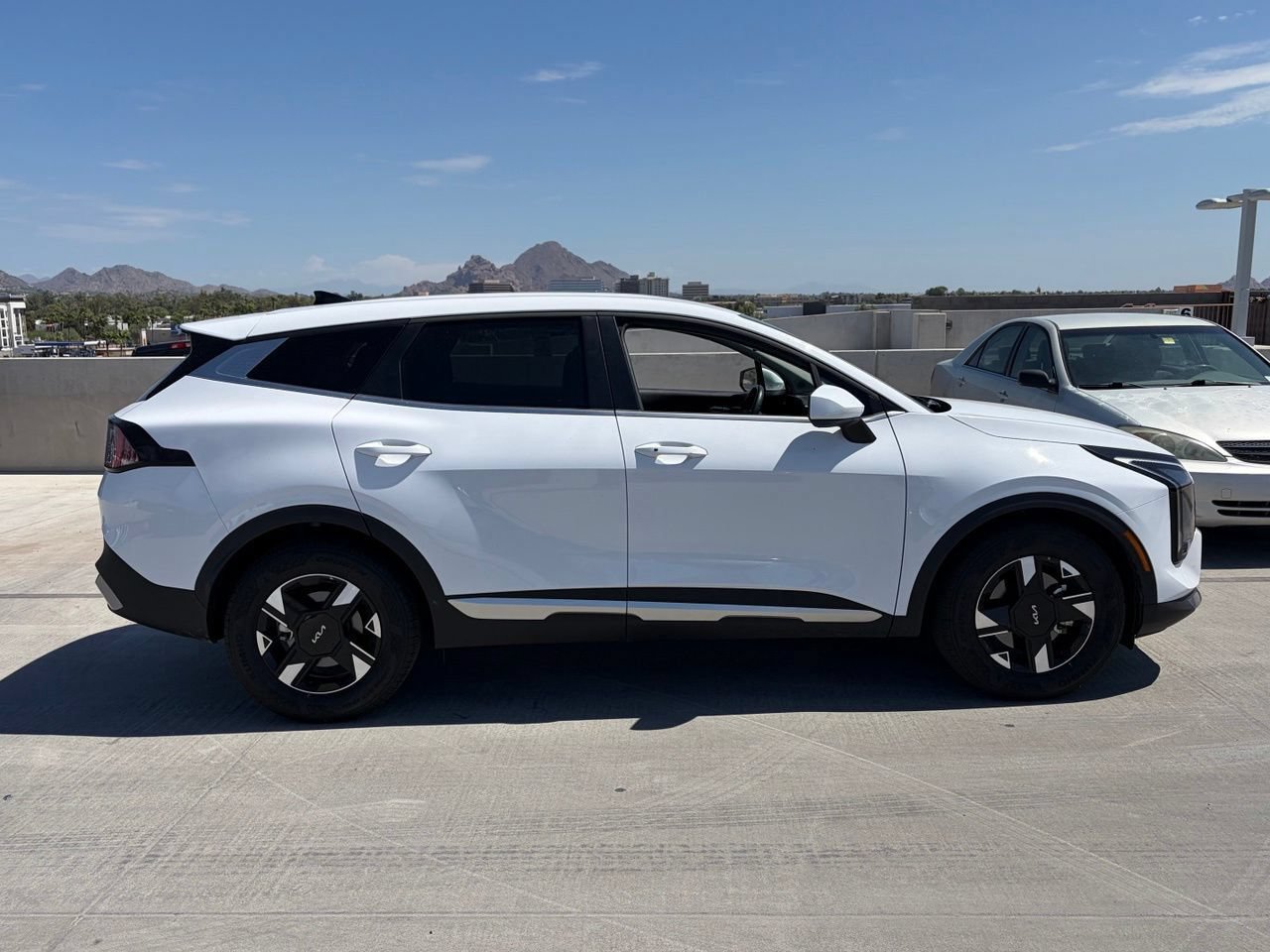 Used 2026 Kia Sportage LX FWD image 3