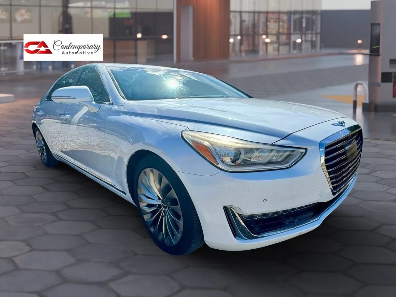 Used 2018 Genesis G90 5.0 Ultimate RWD image 4