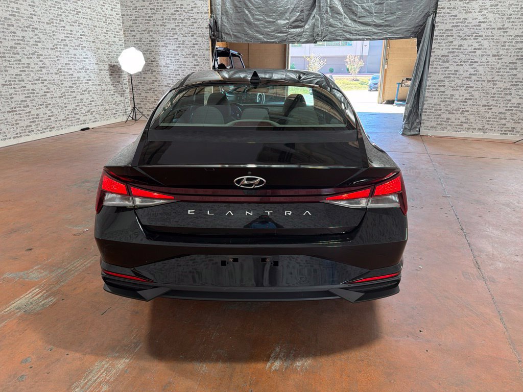 Used 2021 Hyundai Elantra SEL FWD image 6