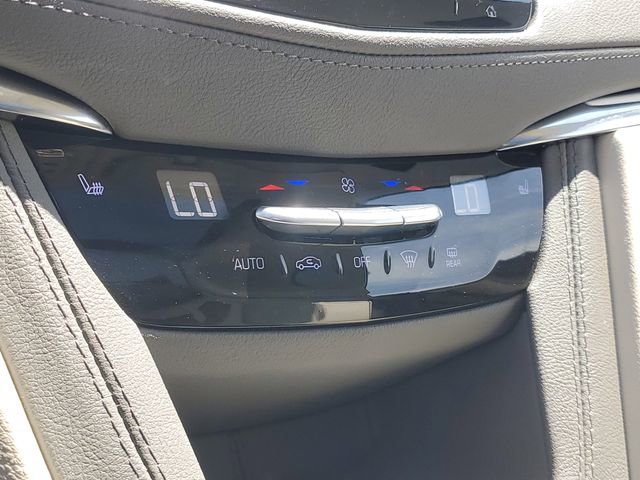 Certified 2023 Cadillac XT5 Premium Luxury w/ LPO, Floor Liner Package AWD/4WD image 24