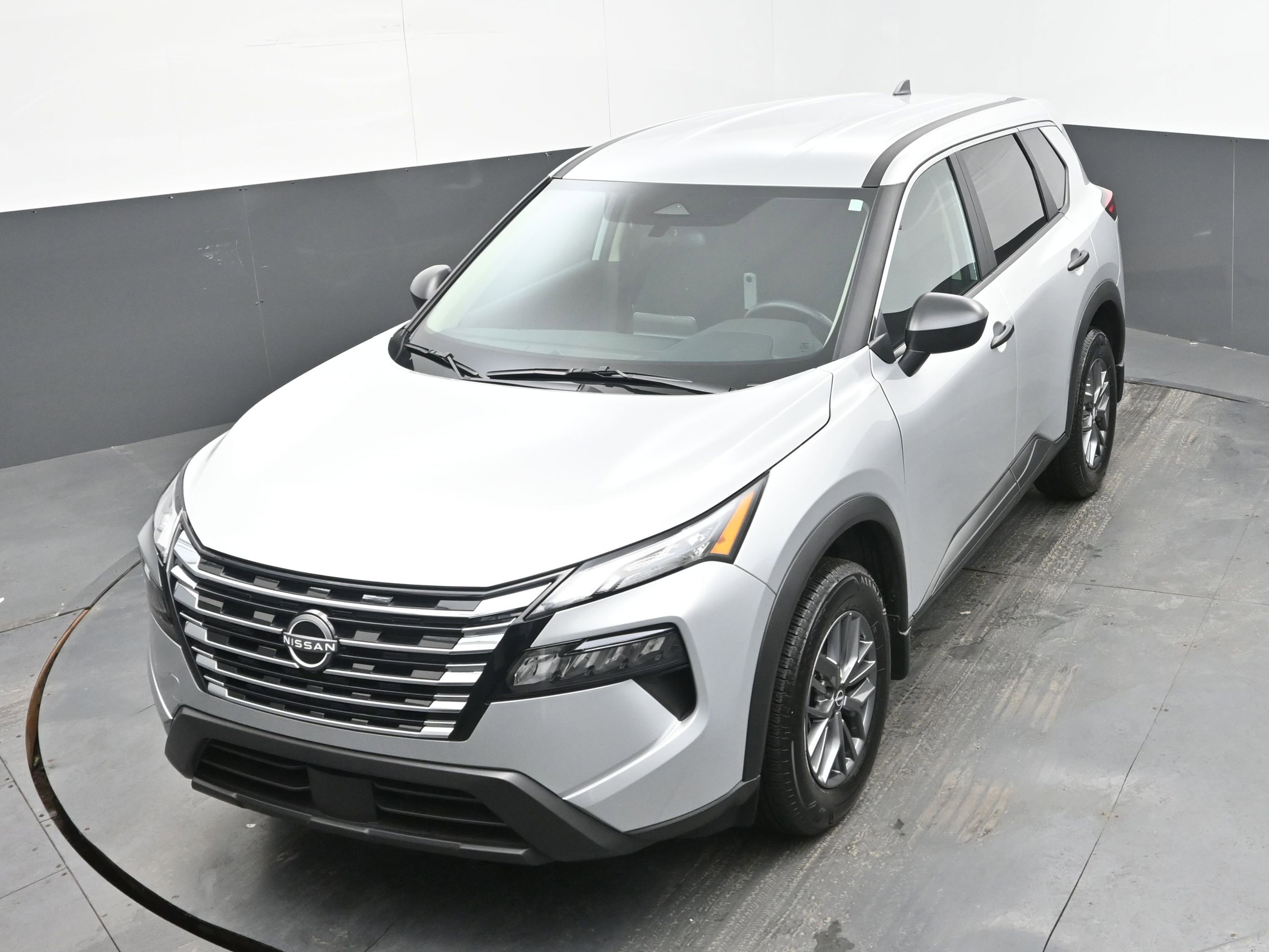 Certified 2025 Nissan Rogue S image 32