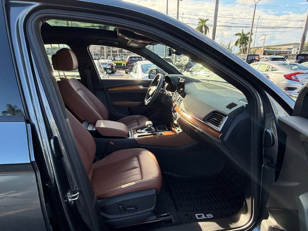 Used 2022 Audi Q5 2.0T Premium Plus AWD/4WD image 17