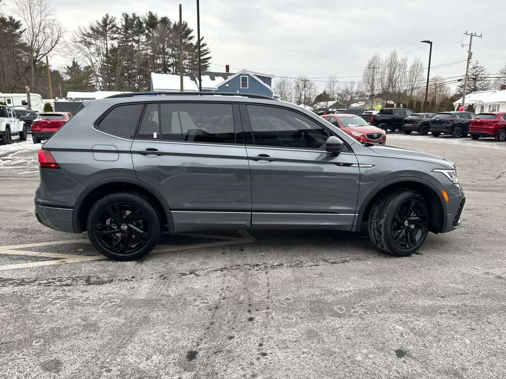 Used 2024 Volkswagen Tiguan SE R-Line image 6