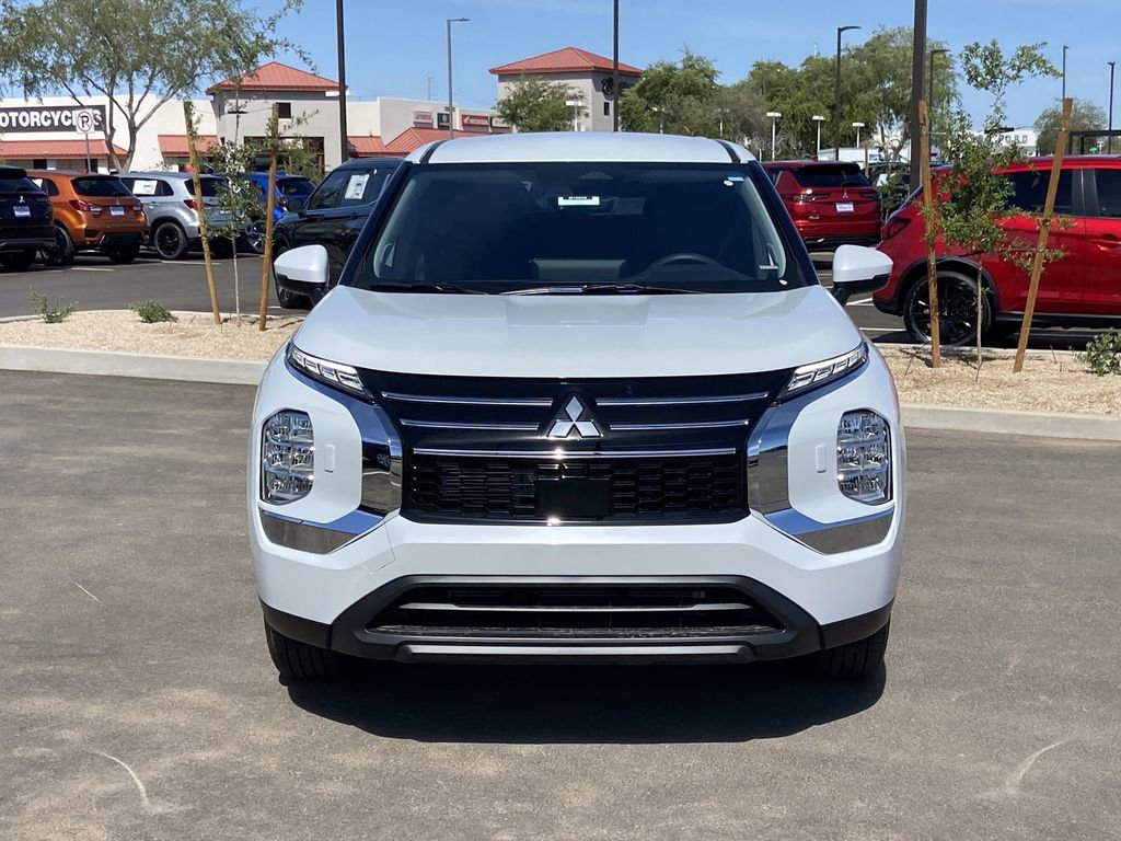New 2026 Mitsubishi Outlander ES AWD/4WD image 3