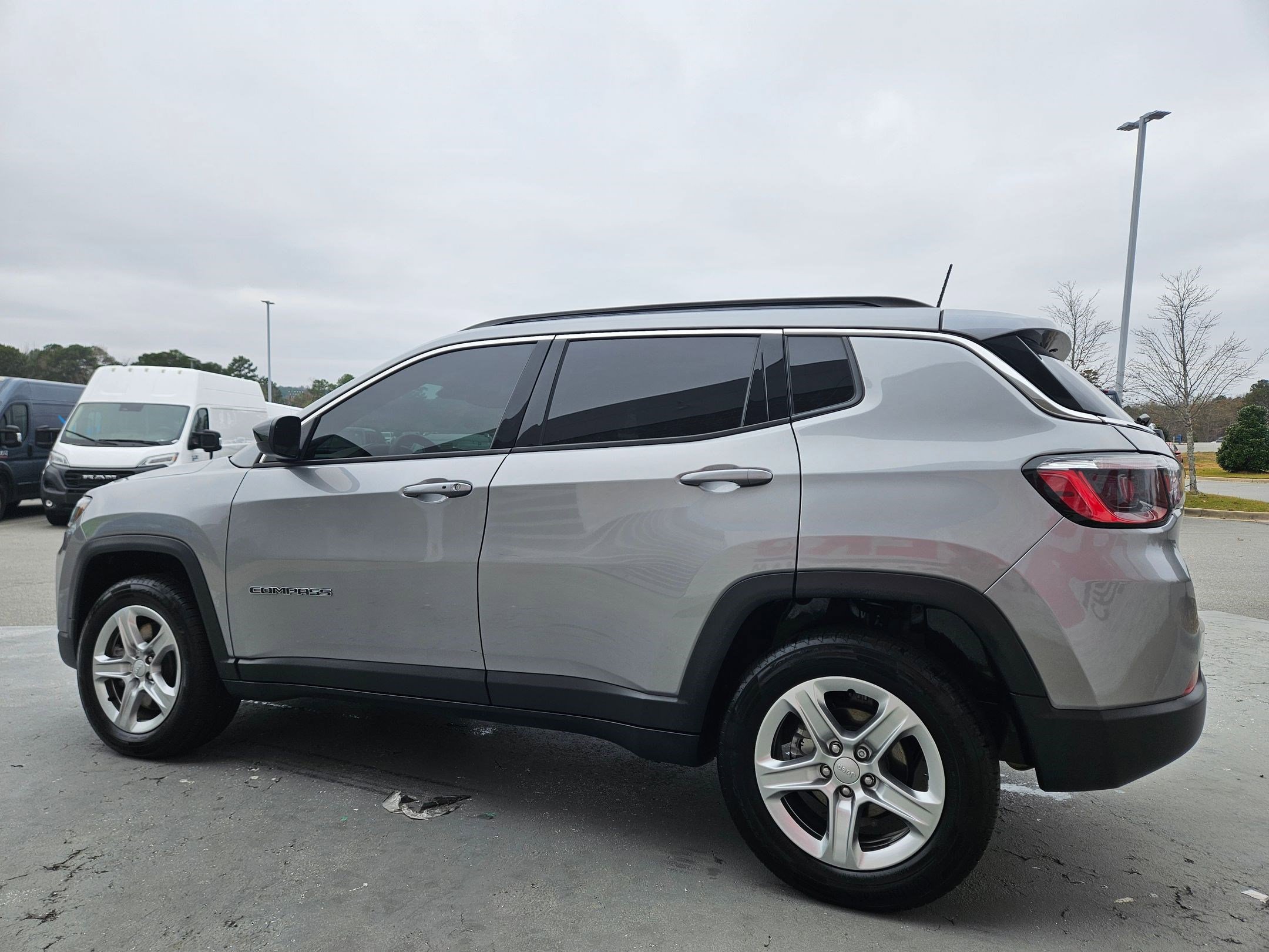 Used 2023 Jeep Compass Latitude w/ Convenience Group image 5