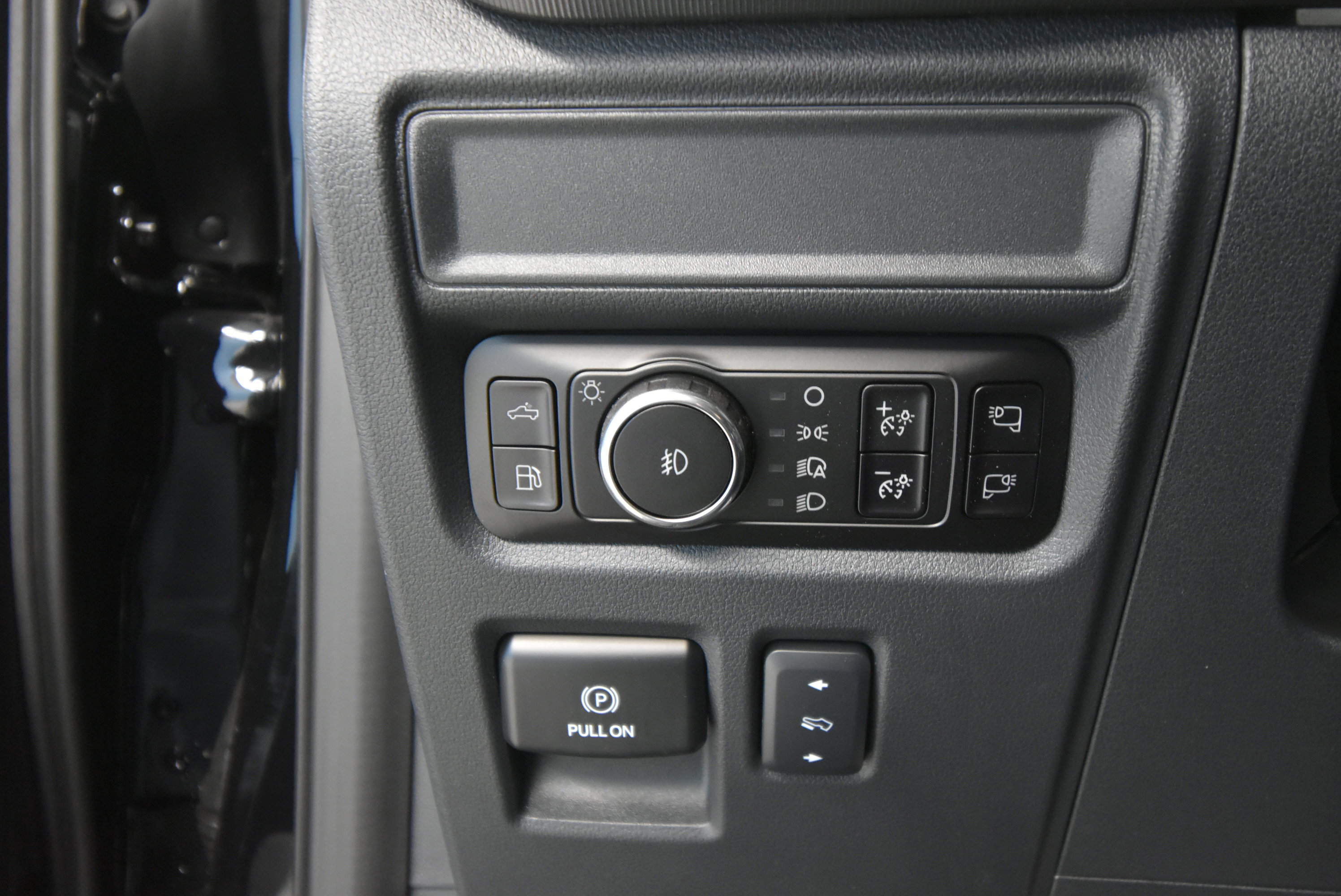 New 2025 Ford F150 Lariat w/ Equipment Group 502A High image 7