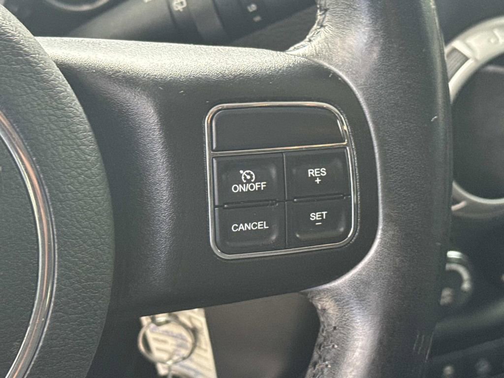 Used 2016 Jeep Wrangler Unlimited Sahara w/ Connectivity Group AWD/4WD image 24
