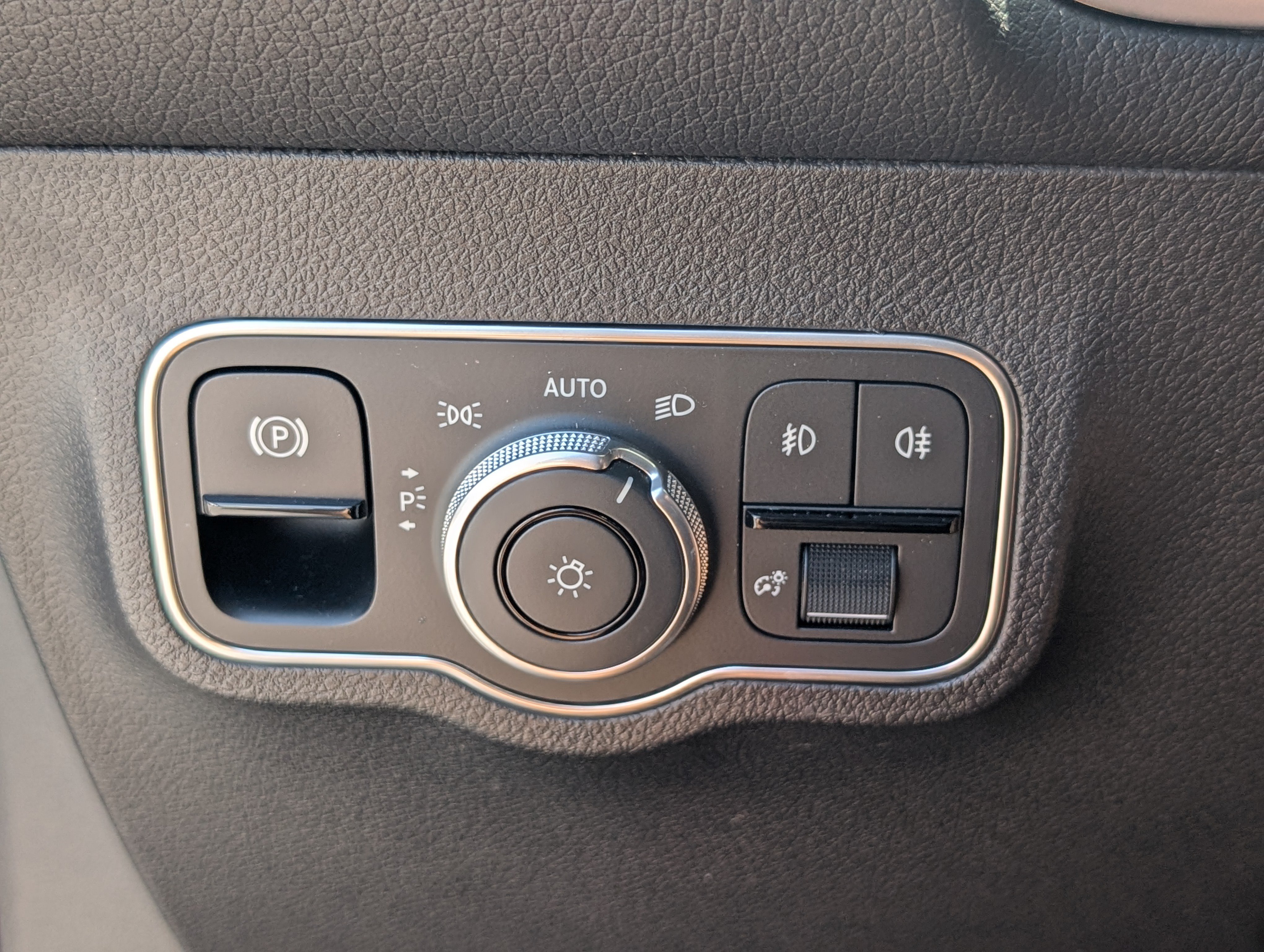 Used 2024 Mercedes-Benz GLB 250 4MATIC image 20