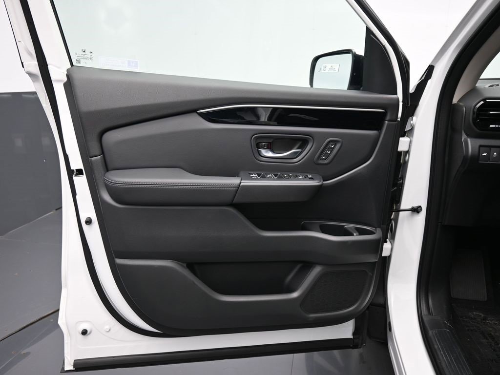 New 2025 Honda Pilot Touring image 30