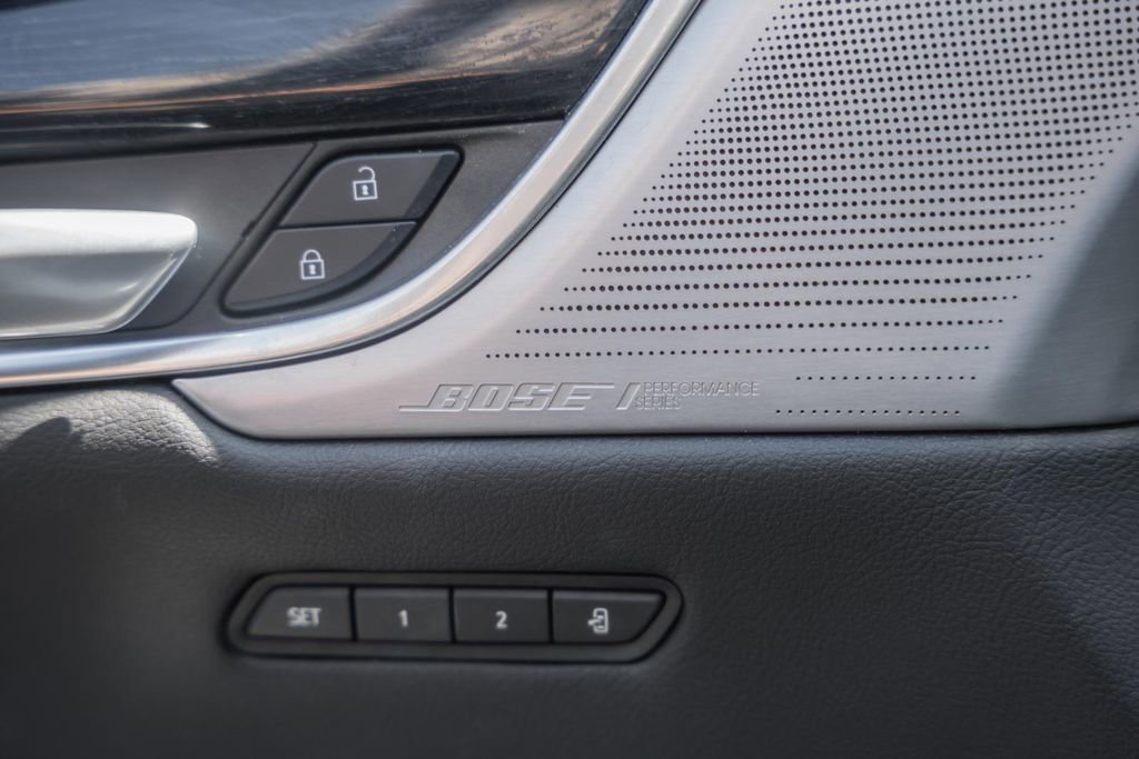 Used 2025 Cadillac XT5 Premium Luxury image 40